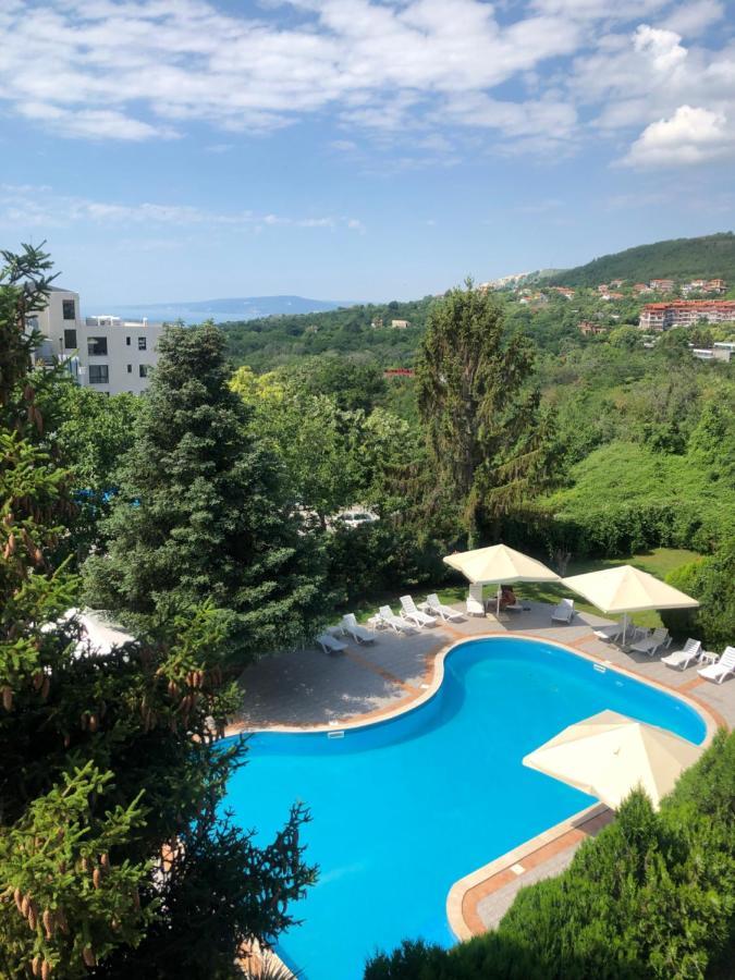 Hotel Naslada Балчик Экстерьер фото