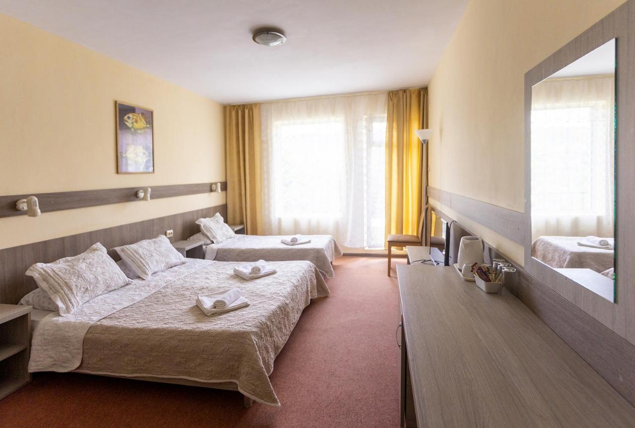 Hotel Naslada Балчик Экстерьер фото