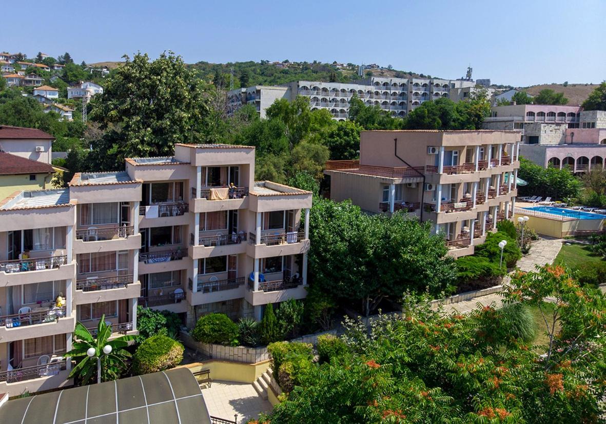 Hotel Naslada Балчик Экстерьер фото