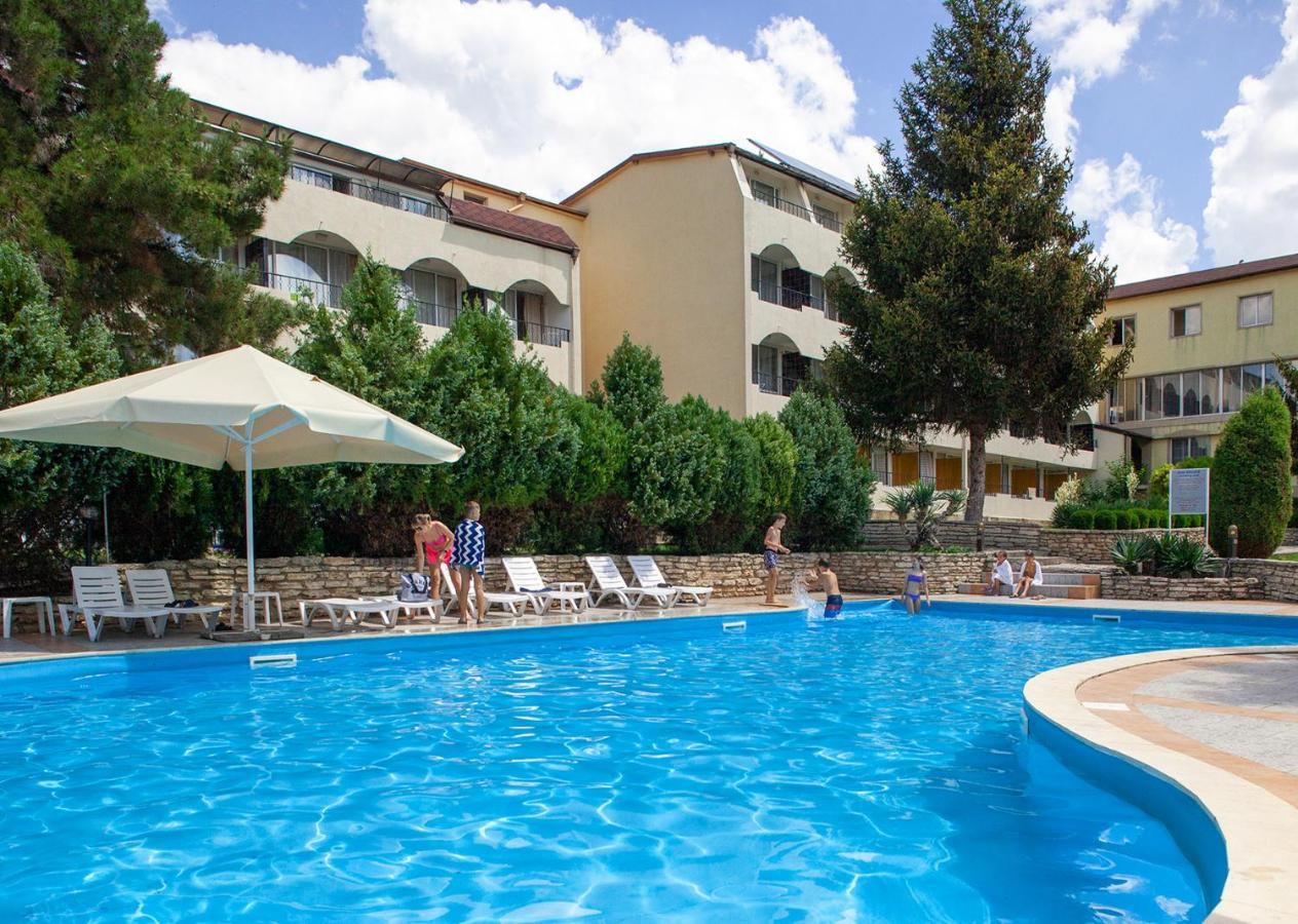 Hotel Naslada Балчик Экстерьер фото