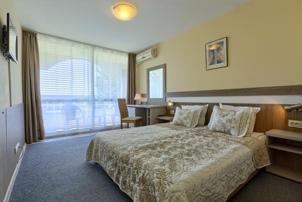 Hotel Naslada Балчик Экстерьер фото