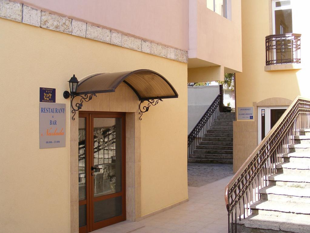 Hotel Naslada Балчик Экстерьер фото